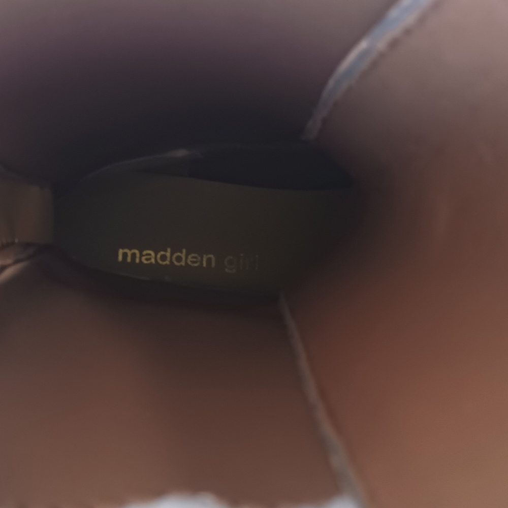 Madden - Picture 5 of 10
